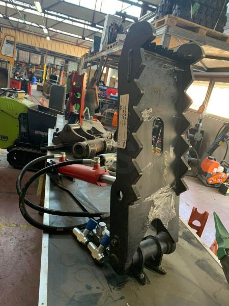 Pouce de manutention hydraulique Griffe - Attachment for Mini excavator: picture 3 Pouce de manutention hydraulique Griffe - Attachment for Mini excavator: picture 3