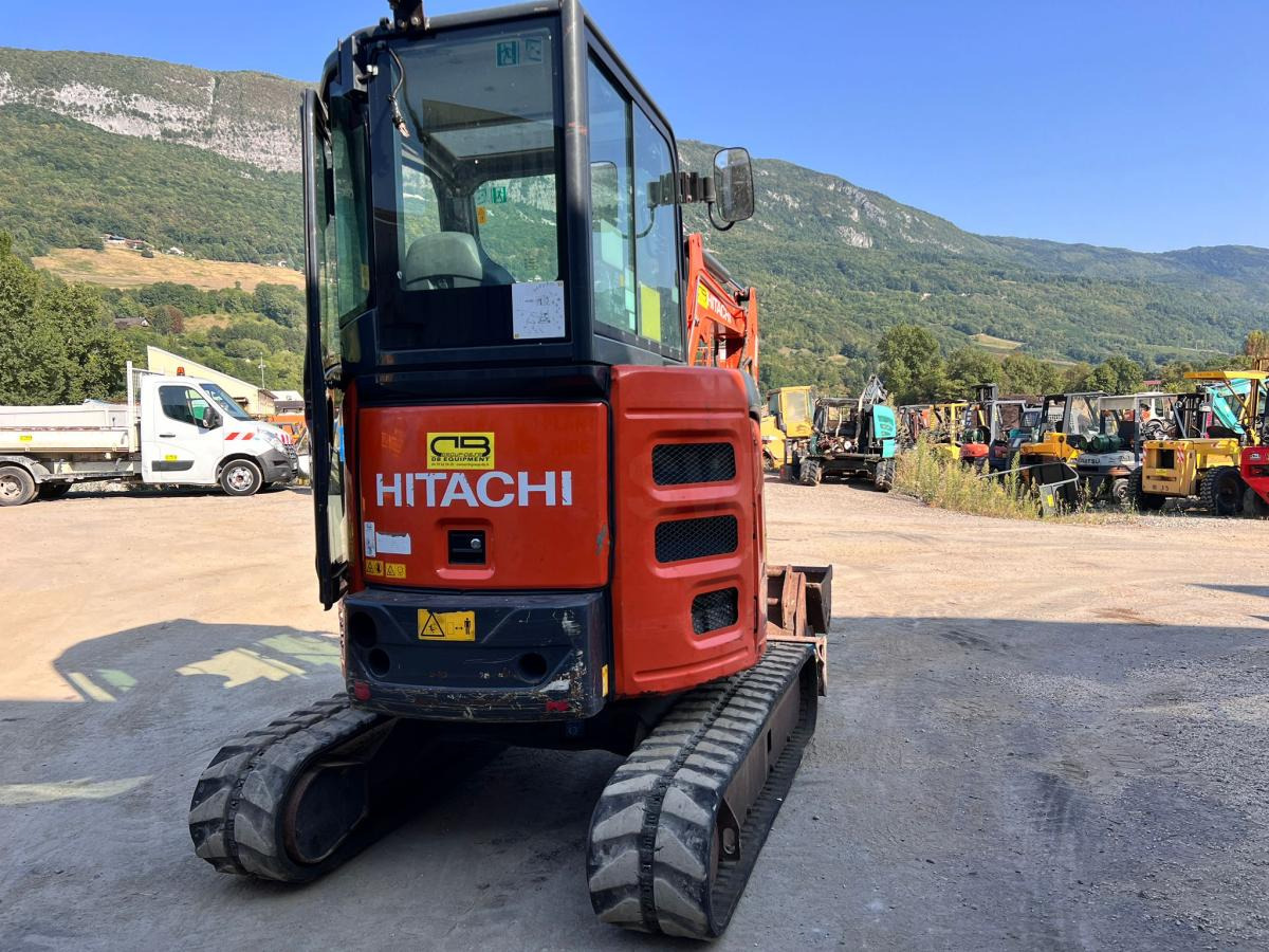 Hitachi ZX26U-5A MINI PELLE 2,7T - Mini excavator: picture 3 Hitachi ZX26U-5A MINI PELLE 2,7T - Mini excavator: picture 3