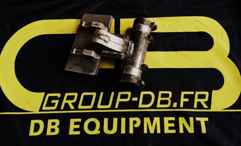 MORIN PLATINE MORIN - Quick coupler for Construction machinery: picture 2 MORIN PLATINE MORIN - Quick coupler for Construction machinery: picture 2