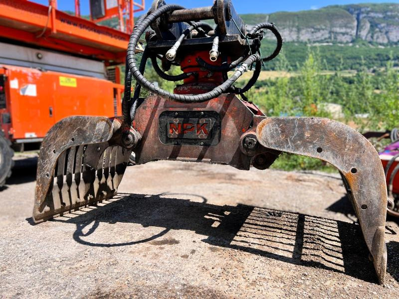 NPK DG-14 Pince de tri pour pelle de 8 à 15T - Grapple for Construction machinery: picture 2 NPK DG-14 Pince de tri pour pelle de 8 à 15T - Grapple for Construction machinery: picture 2