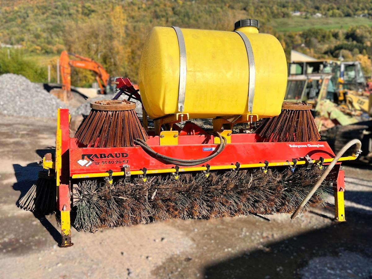 RABAUD CHAMPION BALAYEUSE ALIGNEUSE AVEC BALAIS LATERAL - Broom: picture 2 RABAUD CHAMPION BALAYEUSE ALIGNEUSE AVEC BALAIS LATERAL - Broom: picture 2