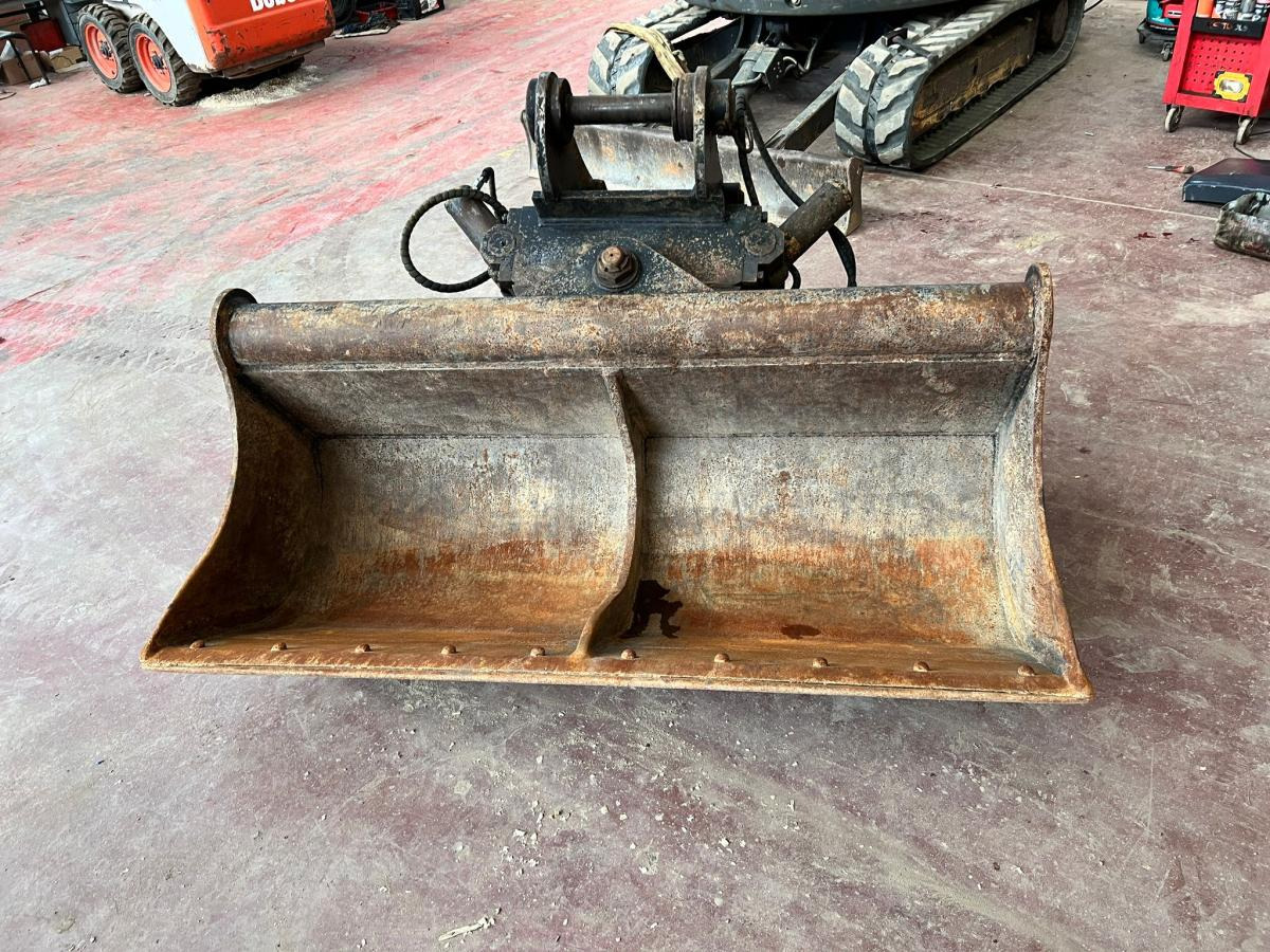 THIERE GODET CURAGE INCLINABLE TILT POUR PELLE DE 20T - Excavator bucket: picture 4 THIERE GODET CURAGE INCLINABLE TILT POUR PELLE DE 20T - Excavator bucket: picture 4