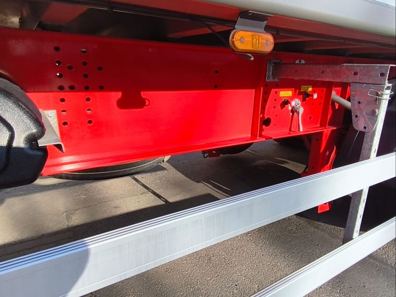 Tipper semi-trailer BODEX KIS3B KIS3WA: picture 23 Tipper semi-trailer BODEX KIS3B KIS3WA: picture 23
