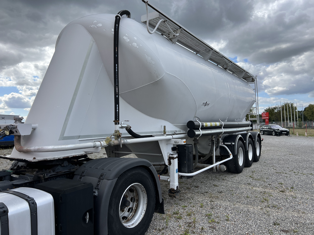 SPITZER S27DR-F010 - Silo semi-trailer: picture 2 SPITZER S27DR-F010 - Silo semi-trailer: picture 2