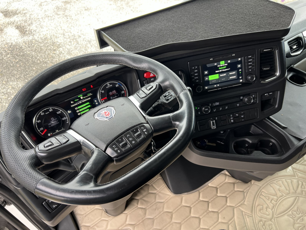 Truck SCANIA S450: picture 33