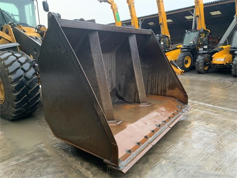 Bac Bac Toe Tip Bucket - Articulated dumper: picture 4 Bac Bac Toe Tip Bucket - Articulated dumper: picture 4