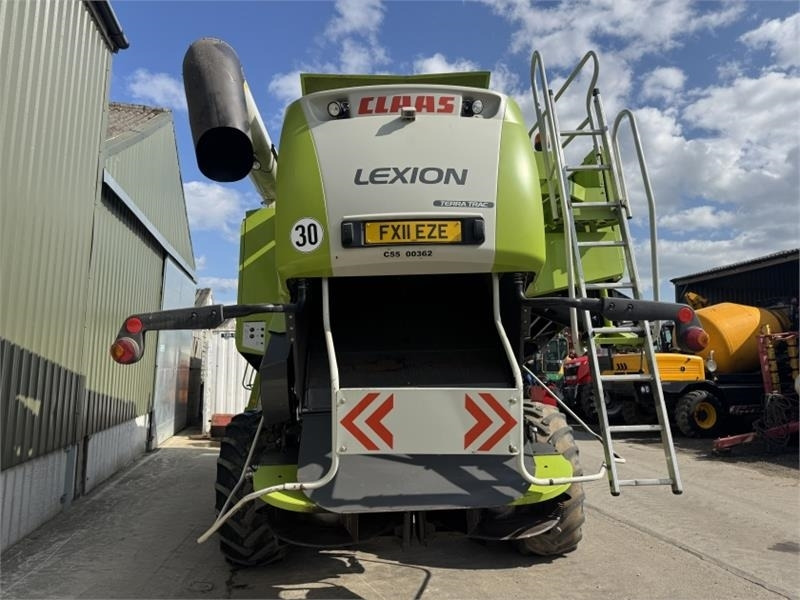 Claas Lexion 750TT APS Hybrid c/w V900 - Harvester attachment: picture 5 Claas Lexion 750TT APS Hybrid c/w V900 - Harvester attachment: picture 5
