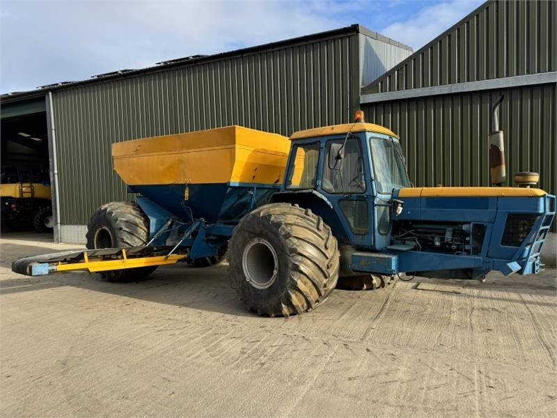 Ford Ford 8210 Self Propelled Gravel Cart - Farm tractor: picture 5 Ford Ford 8210 Self Propelled Gravel Cart - Farm tractor: picture 5