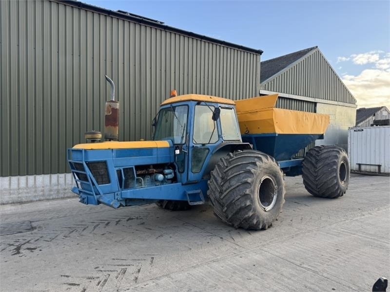 Ford Ford 8210 Self Propelled Gravel Cart - Farm tractor: picture 1 Ford Ford 8210 Self Propelled Gravel Cart - Farm tractor: picture 1