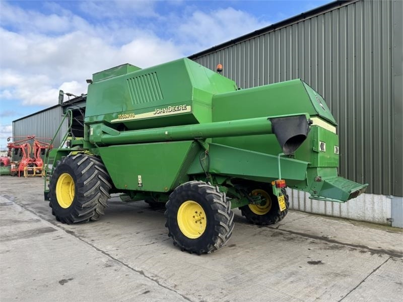 John Deere 1550 WTS c/w 620R Header - Harvester attachment: picture 4 John Deere 1550 WTS c/w 620R Header - Harvester attachment: picture 4