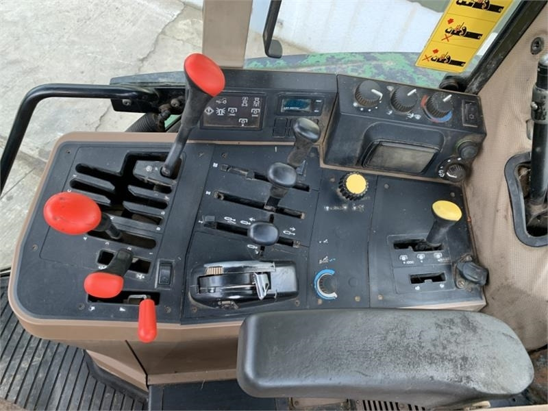 Leasing of John Deere 6800 Tractor John Deere 6800 Tractor: picture 16 Leasing of John Deere 6800 Tractor John Deere 6800 Tractor: picture 16