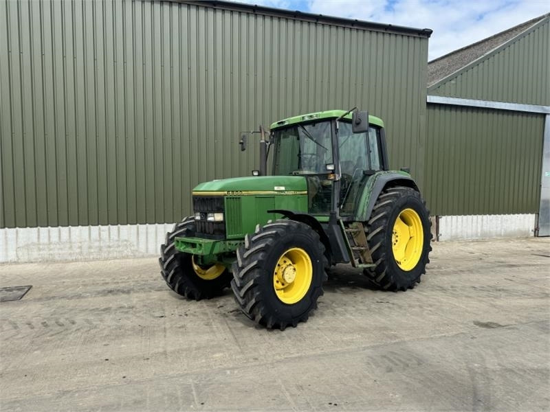 John Deere 6800 Tractor - Farm tractor: picture 1 John Deere 6800 Tractor - Farm tractor: picture 1