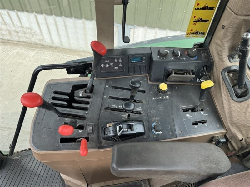 Farm tractor John Deere 6800: picture 14