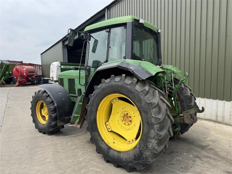John Deere John Deere 6800 - Farm tractor: picture 2 John Deere John Deere 6800 - Farm tractor: picture 2