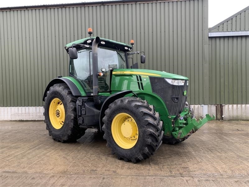 John Deere John Deere 7230R E23 Powershift **Video Below** - Farm tractor: picture 4 John Deere John Deere 7230R E23 Powershift **Video Below** - Farm tractor: picture 4