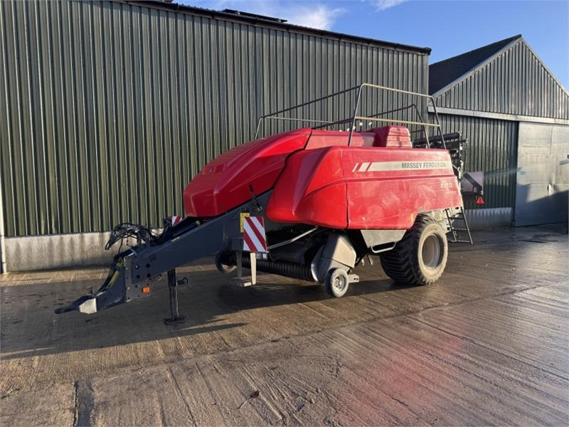 Massey Ferguson 2170 Square Baler - Square baler: picture 1 Massey Ferguson 2170 Square Baler - Square baler: picture 1