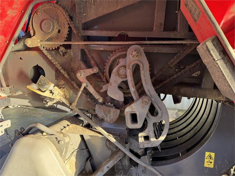 Massey Ferguson 2170 Square Baler - Square baler: picture 5 Massey Ferguson 2170 Square Baler - Square baler: picture 5