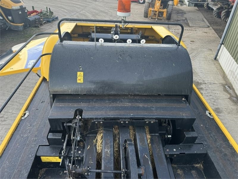 Square baler New Holland BB9060 Baler: picture 9
