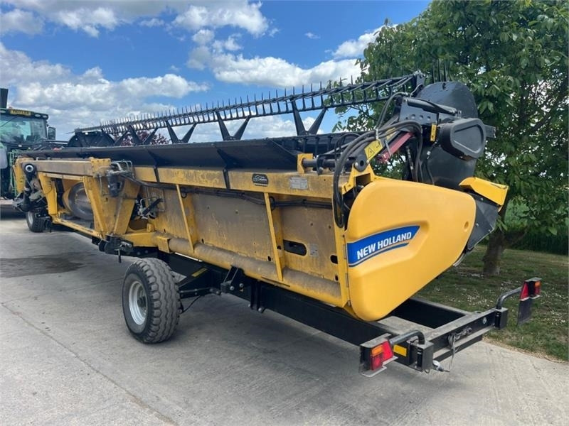 New Holland New Holland DXRN 30 Draper Header - Harvester attachment: picture 4 New Holland New Holland DXRN 30 Draper Header - Harvester attachment: picture 4
