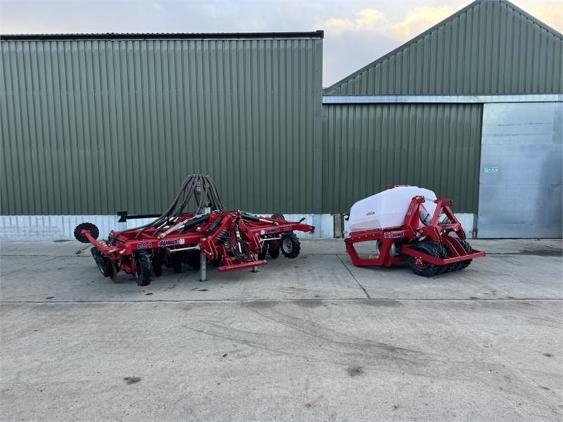 Sumo DD4 Seed Drill c/w Front Tank - Combine seed drill: picture 1 Sumo DD4 Seed Drill c/w Front Tank - Combine seed drill: picture 1