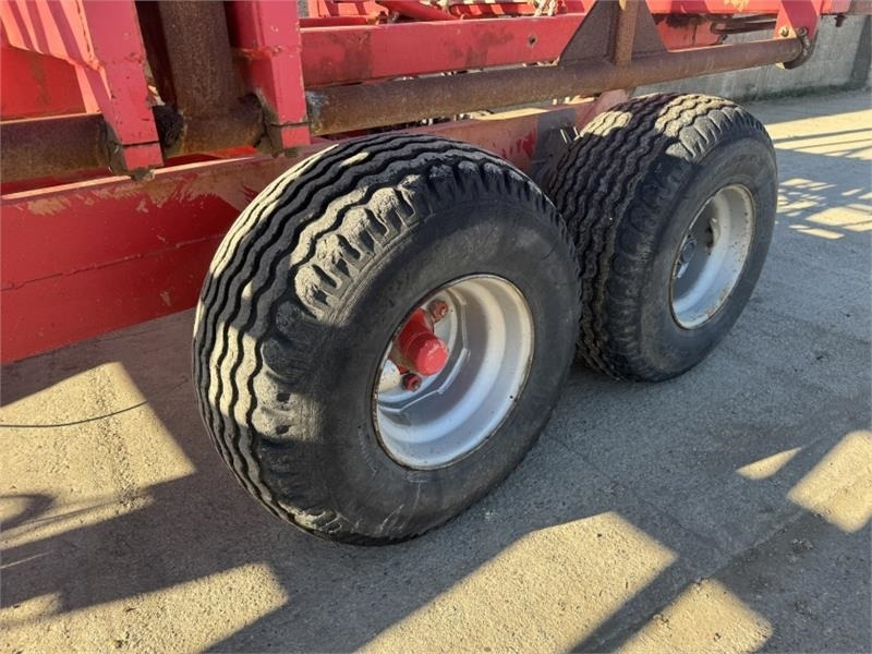 Timik MK 11 Square Bale Chaser/Stacker - Square baler: picture 5 Timik MK 11 Square Bale Chaser/Stacker - Square baler: picture 5