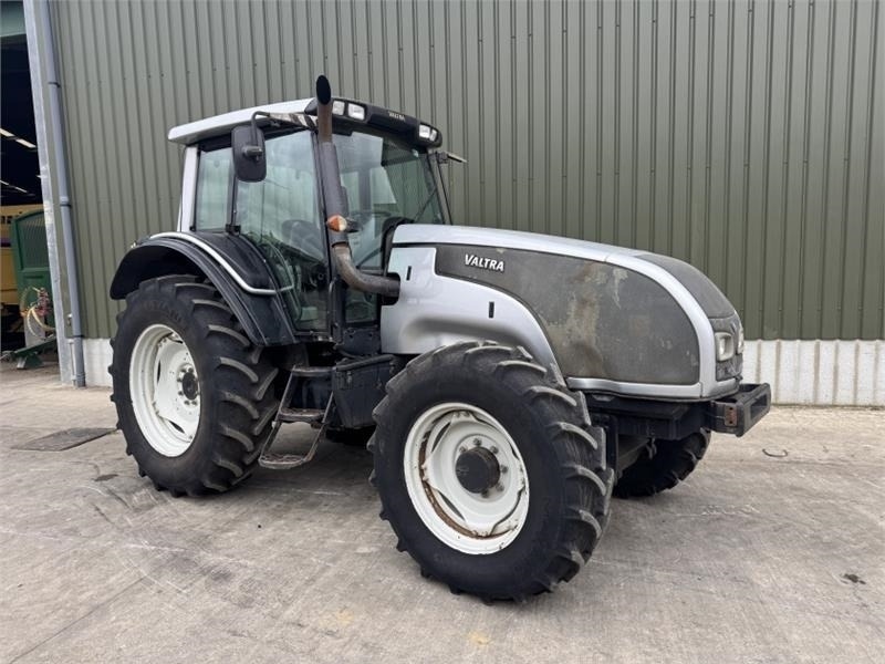 Valtra T 121 - Farm tractor: picture 3 Valtra T 121 - Farm tractor: picture 3