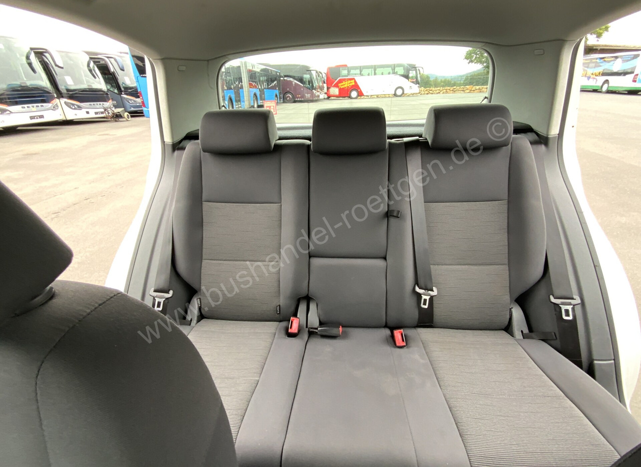 Car Volkswagen Golf Plus 2.0 TDI: picture 14