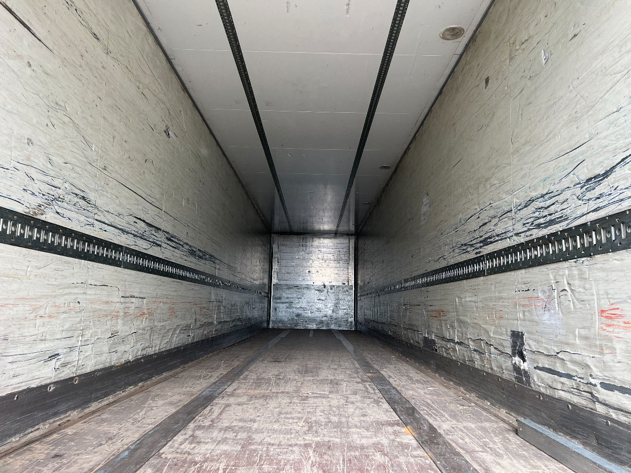 Kögel 2x lift axle, SAF disc - Closed box semi-trailer: picture 5 Kögel 2x lift axle, SAF disc - Closed box semi-trailer: picture 5