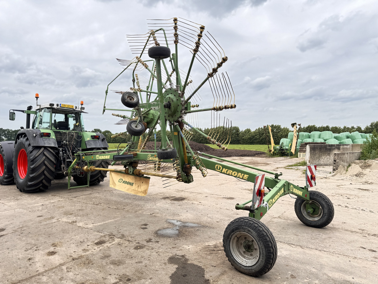 KRONE Swadro 810 - Tedder/ Rake: picture 2 KRONE Swadro 810 - Tedder/ Rake: picture 2