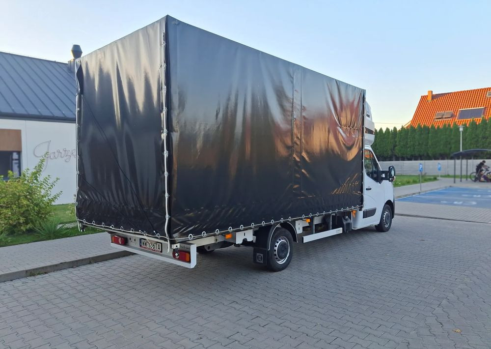 Renault Master - Curtain side van: picture 5 Renault Master - Curtain side van: picture 5