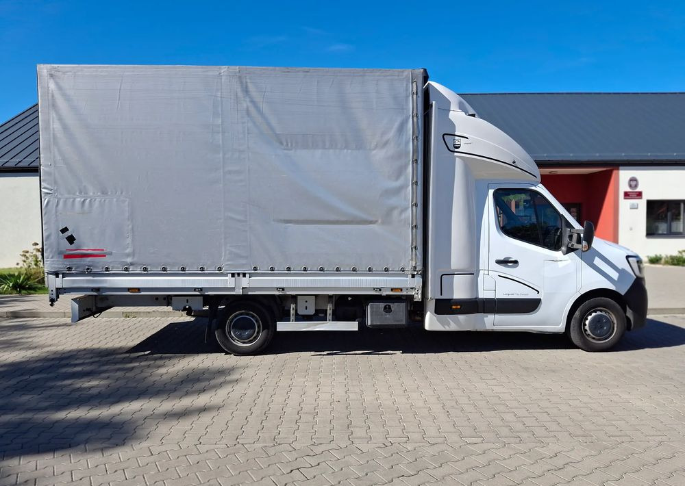 Renault Master - Curtain side van: picture 5 Renault Master - Curtain side van: picture 5