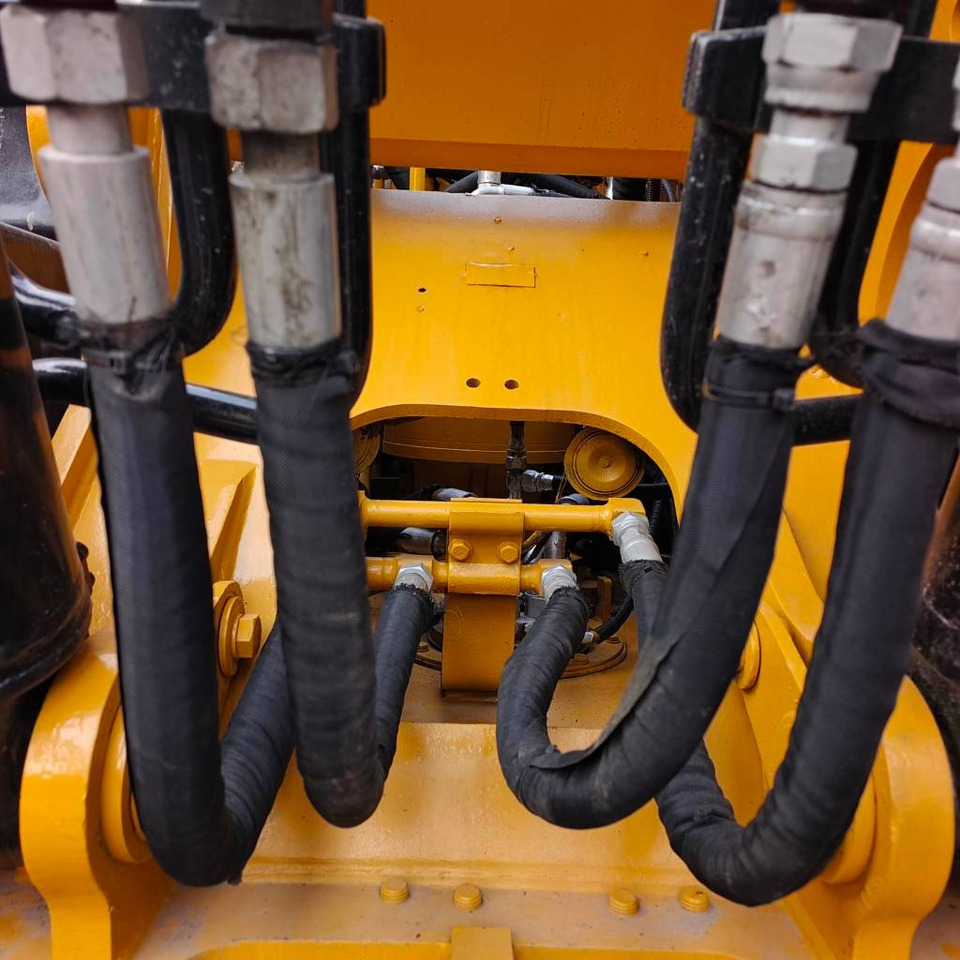 Crawler excavator CAT 320 D: picture 28