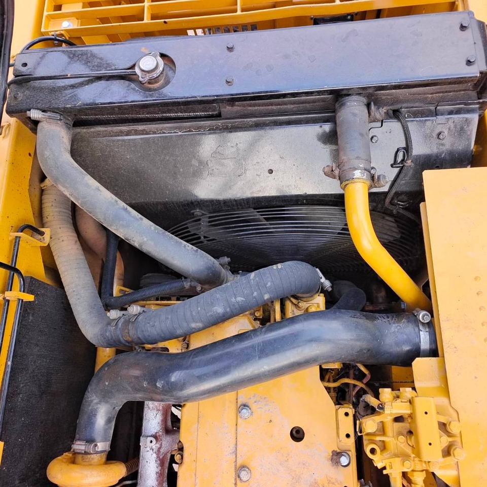 Crawler excavator CAT 320 D: picture 25
