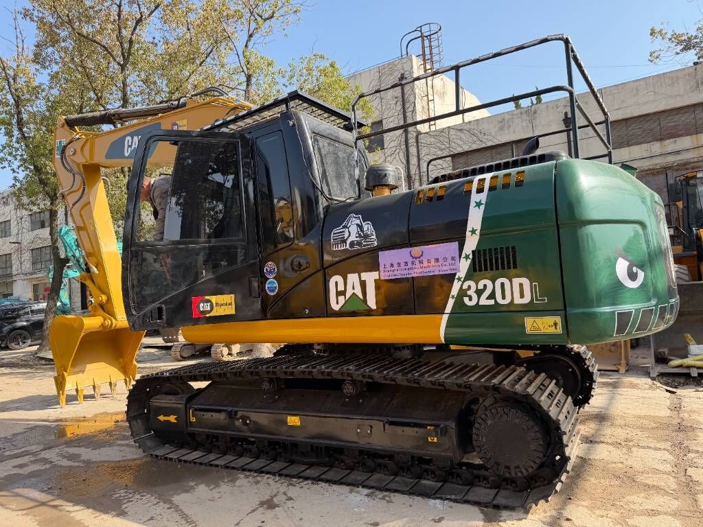 CAT 320 D L - Crawler excavator: picture 1 CAT 320 D L - Crawler excavator: picture 1
