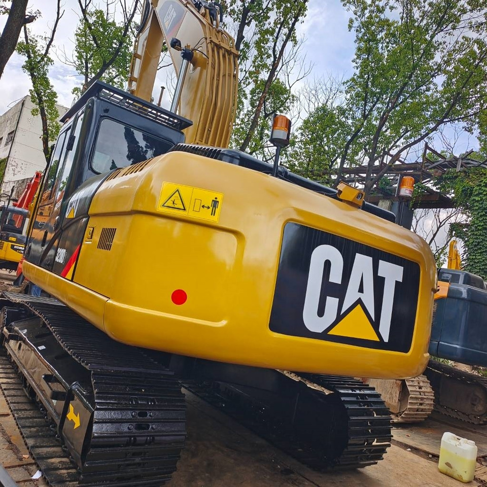 CAT 320D2 - Crawler excavator: picture 2 CAT 320D2 - Crawler excavator: picture 2