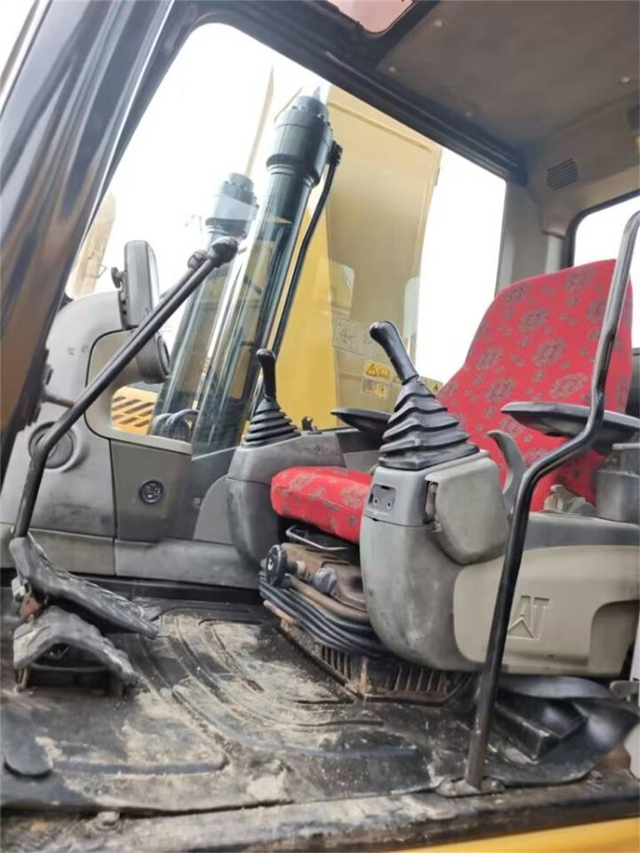 CAT 323 D - Crawler excavator: picture 2 CAT 323 D - Crawler excavator: picture 2