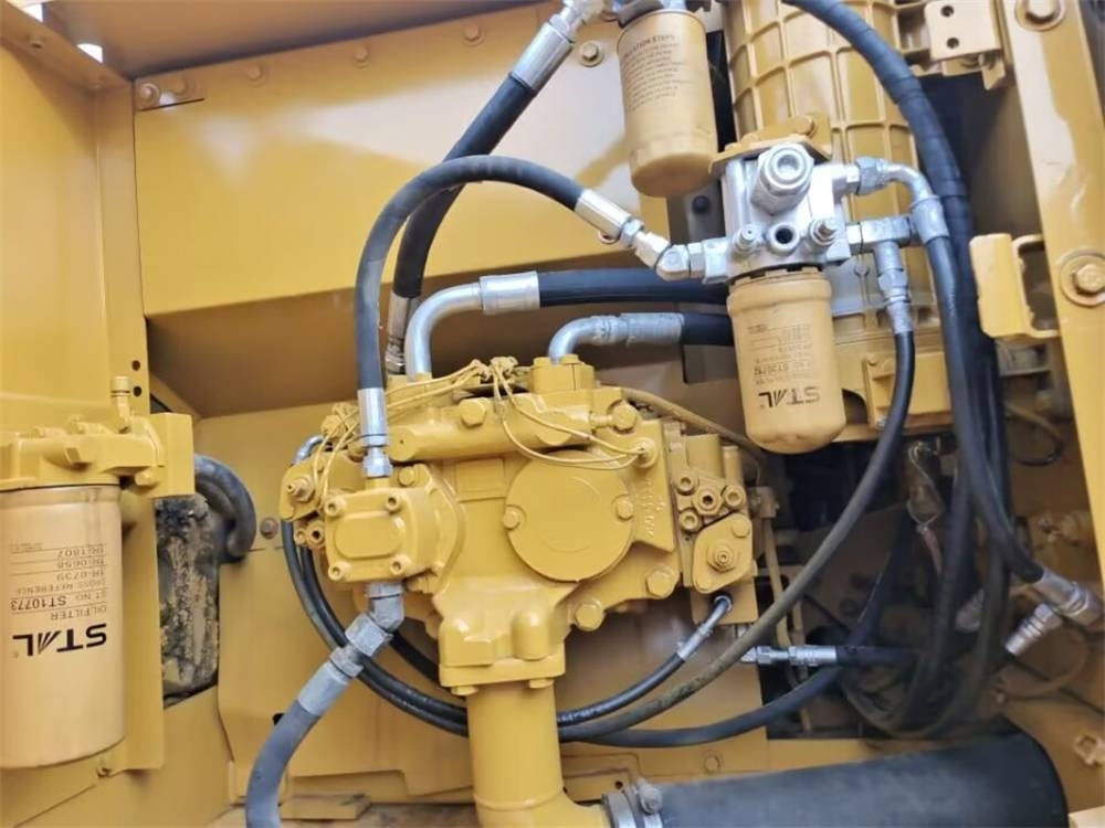 CAT 323 D - Crawler excavator: picture 3 CAT 323 D - Crawler excavator: picture 3