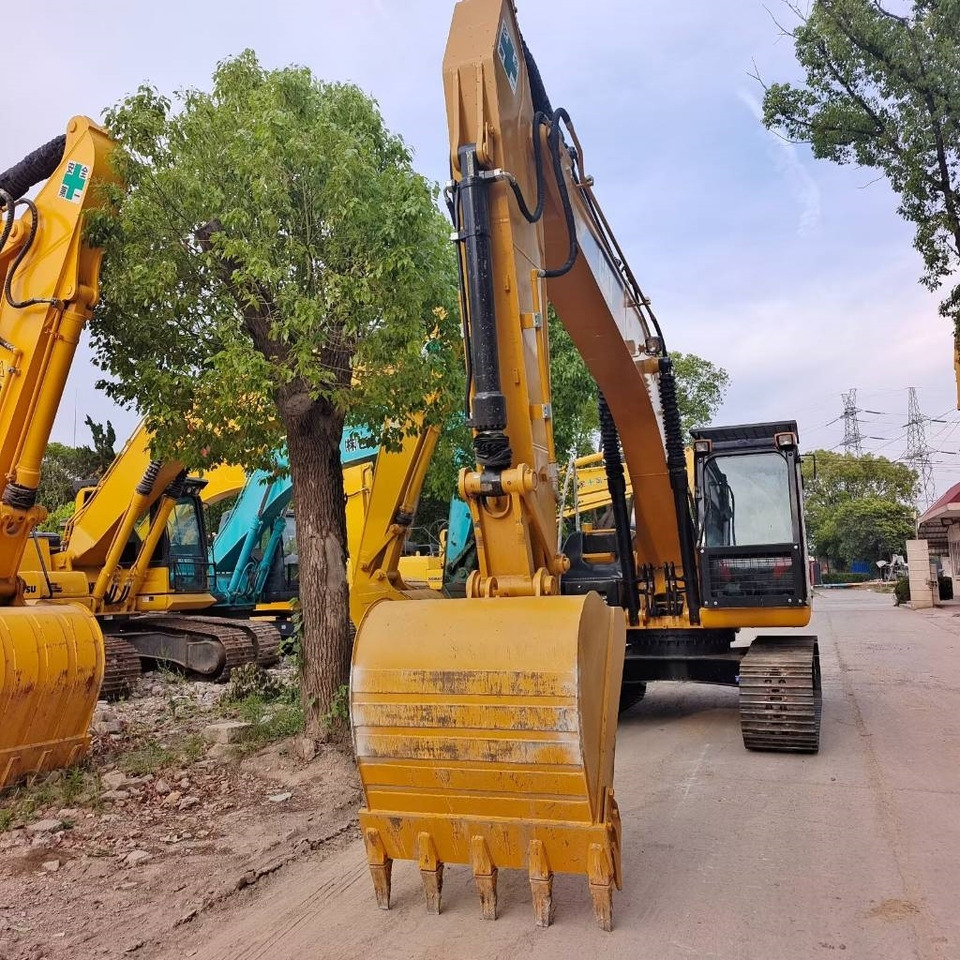 CAT 324D2L - Crawler excavator: picture 3 CAT 324D2L - Crawler excavator: picture 3