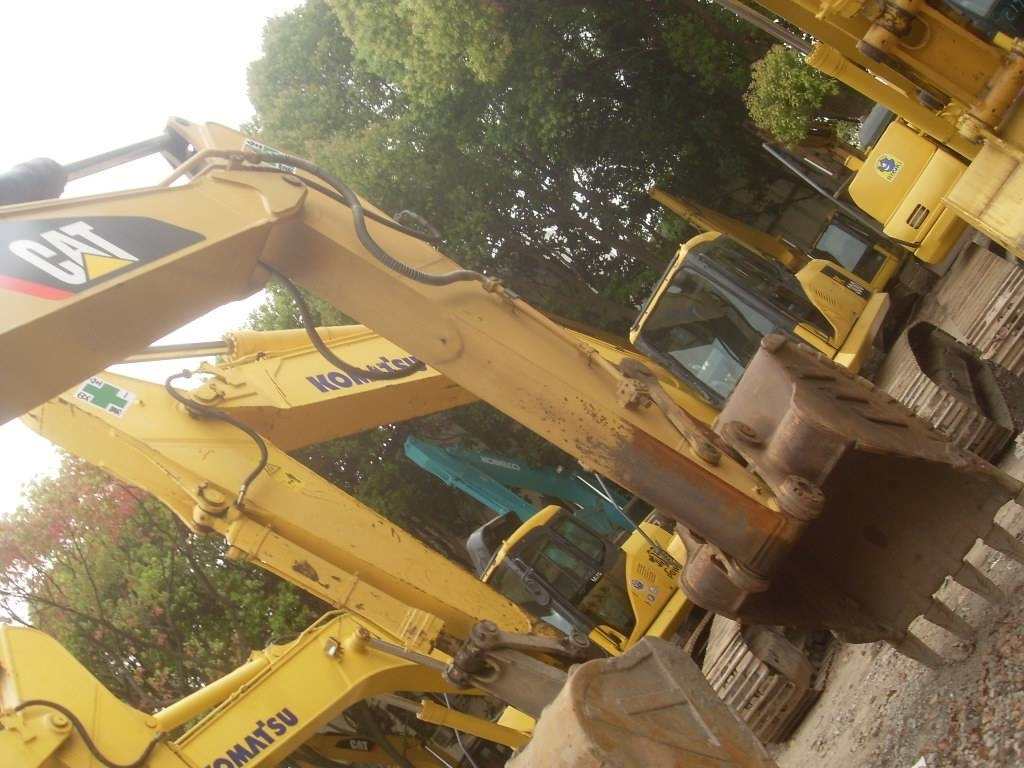 CAT 326D - Crawler excavator: picture 5 CAT 326D - Crawler excavator: picture 5