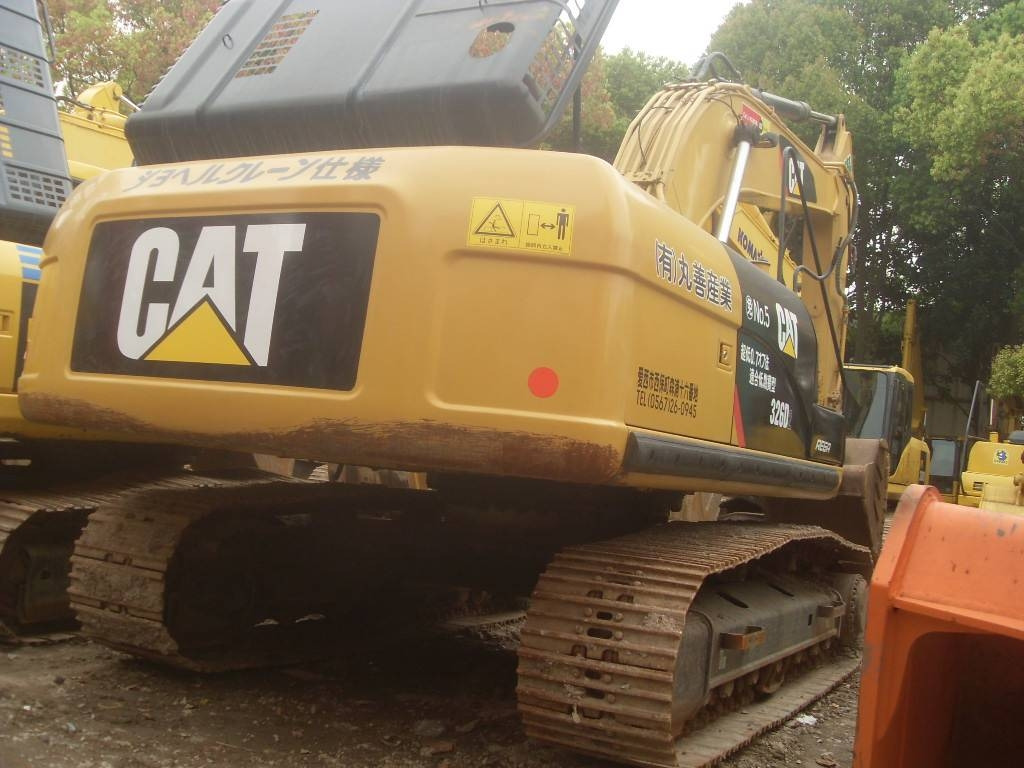 CAT 326D - Crawler excavator: picture 1 CAT 326D - Crawler excavator: picture 1