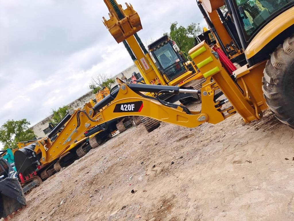 CAT 420 F - Backhoe loader: picture 2 CAT 420 F - Backhoe loader: picture 2