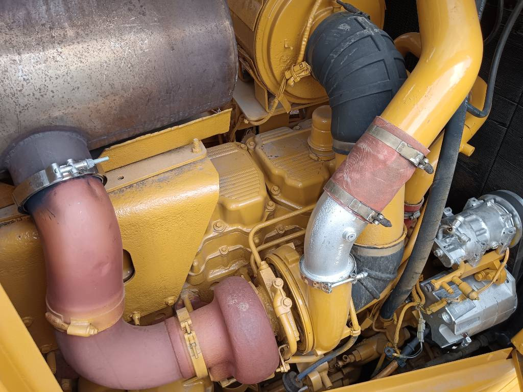 Bulldozer CAT D 8 T: picture 12