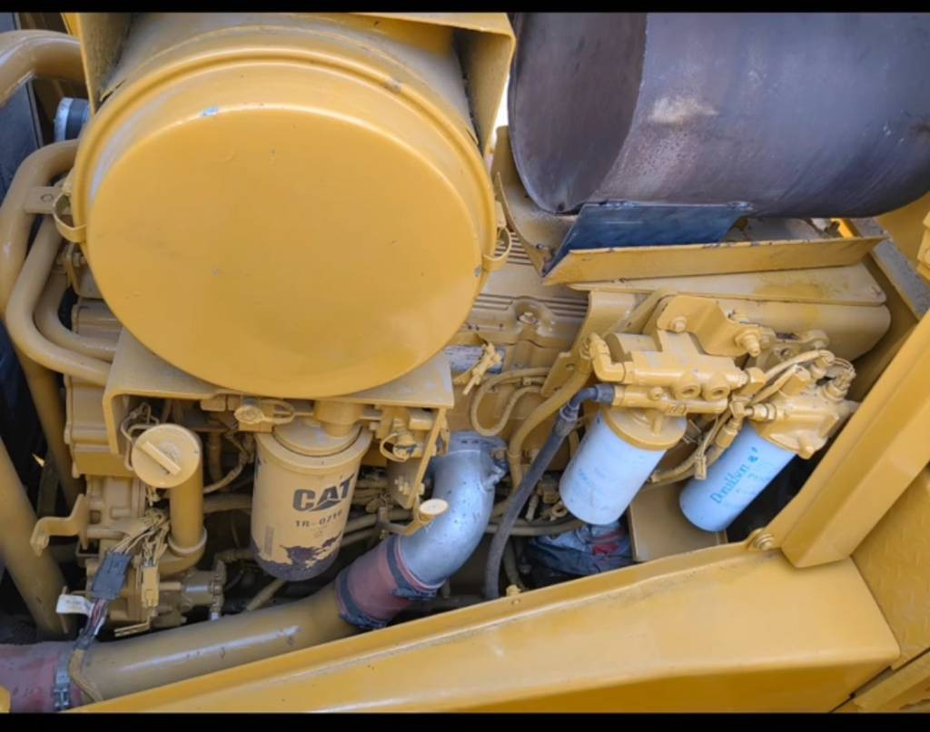 Bulldozer CAT D 8 T: picture 13