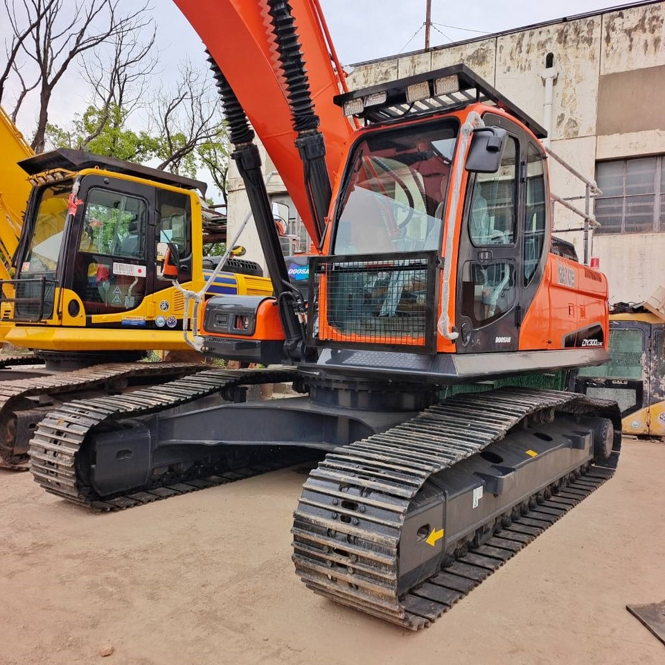 Doosan DX 300 - Crawler excavator: picture 2 Doosan DX 300 - Crawler excavator: picture 2