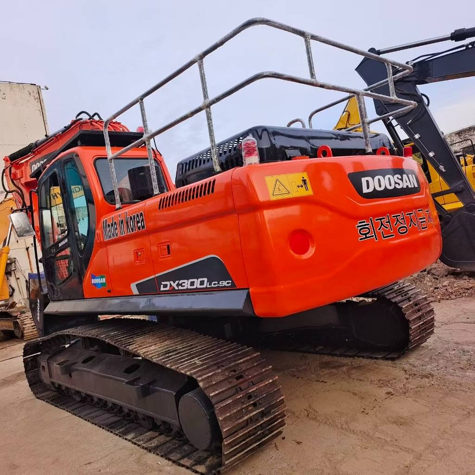 Doosan DX 300 - Crawler excavator: picture 1 Doosan DX 300 - Crawler excavator: picture 1