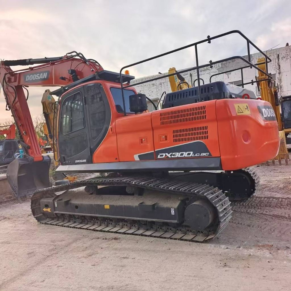 Doosan DX 300 LC - Crawler excavator: picture 1 Doosan DX 300 LC - Crawler excavator: picture 1