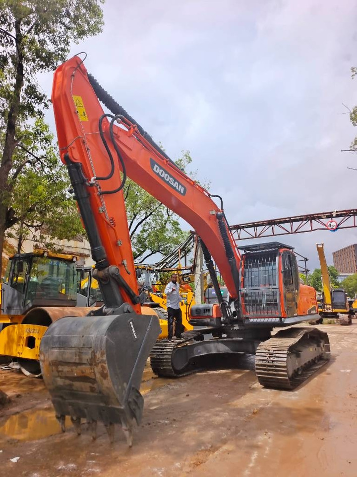 Doosan DX 300LC-9C - Crawler excavator: picture 1 Doosan DX 300LC-9C - Crawler excavator: picture 1