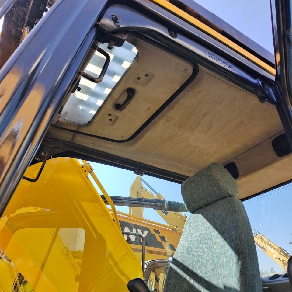 Komatsu PC 200 - Crawler excavator: picture 5 Komatsu PC 200 - Crawler excavator: picture 5