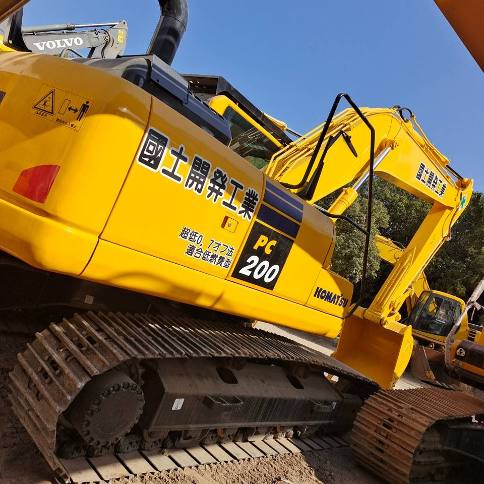 Komatsu PC 200 - Crawler excavator: picture 1 Komatsu PC 200 - Crawler excavator: picture 1