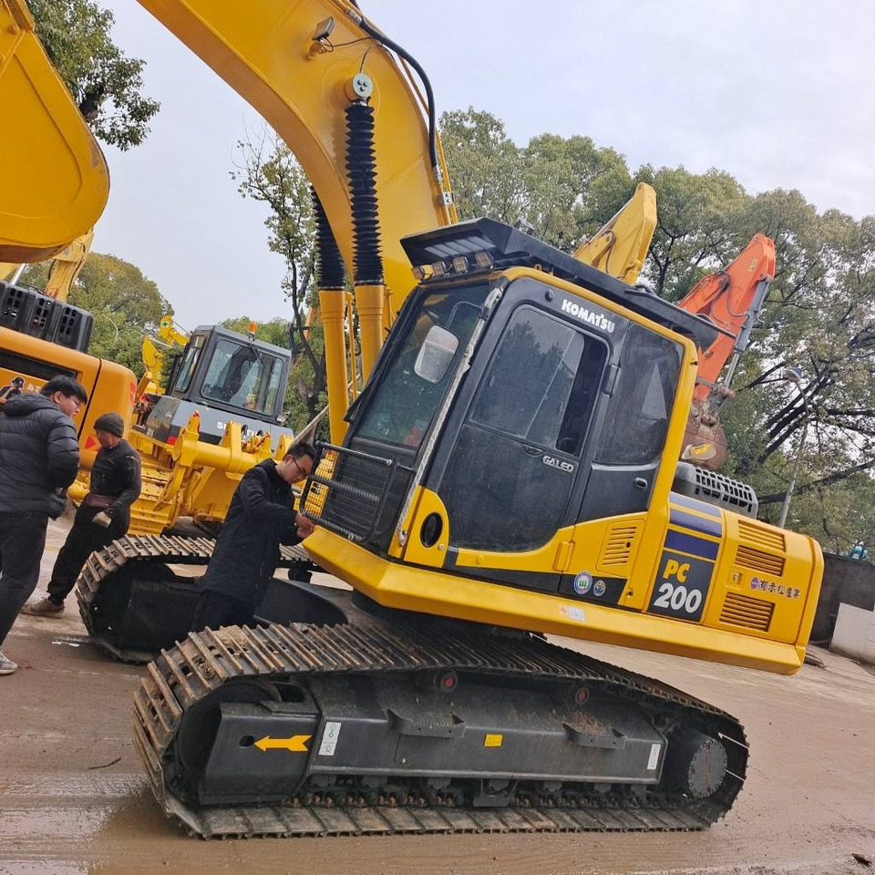 Komatsu PC 200 LC - Crawler excavator: picture 2 Komatsu PC 200 LC - Crawler excavator: picture 2